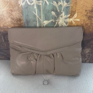 ALMONDO Elegant Tan Clutch Bag. NWT